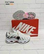 Load image into Gallery viewer, Shoes