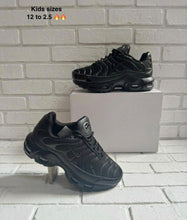Load image into Gallery viewer, Shoes boy