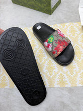 Load image into Gallery viewer, Slipper