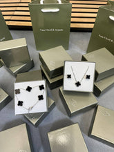 Load image into Gallery viewer, Necklace