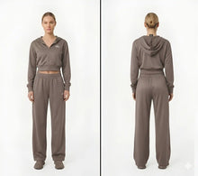 Load image into Gallery viewer, Tracksuit women