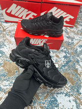 Load image into Gallery viewer, Shoes