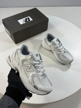 Load image into Gallery viewer, Shoes
