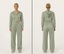 Load image into Gallery viewer, Tracksuit women