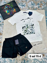 Load image into Gallery viewer, Tshirt