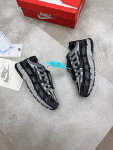Load image into Gallery viewer, Shoes