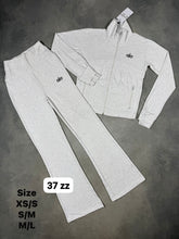 Load image into Gallery viewer, Tracksuit women