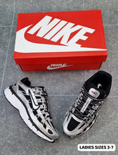 Load image into Gallery viewer, Shoes