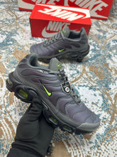 Load image into Gallery viewer, Shoes