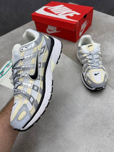 Load image into Gallery viewer, Shoes