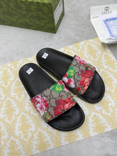 Load image into Gallery viewer, Slipper