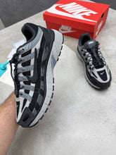 Load image into Gallery viewer, Shoes
