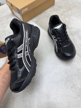 Load image into Gallery viewer, Shoes
