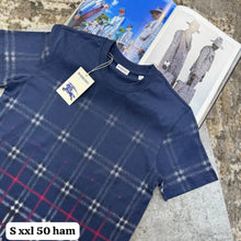 Load image into Gallery viewer, Tshirt