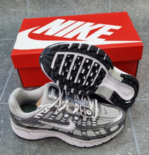 Load image into Gallery viewer, Shoes