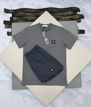 Load image into Gallery viewer, T-shirt