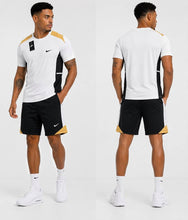 Load image into Gallery viewer, T-shirt