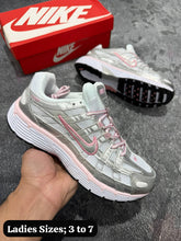 Load image into Gallery viewer, Shoes