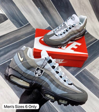 Load image into Gallery viewer, Shoes