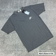 Load image into Gallery viewer, Tshirt