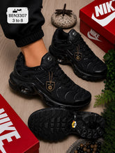 Load image into Gallery viewer, Shoes