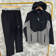 Load image into Gallery viewer, Tracksuit