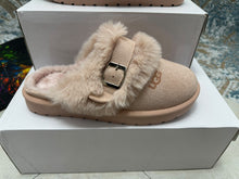 Load image into Gallery viewer, Slipper