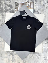 Load image into Gallery viewer, T-shirt
