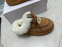 Load image into Gallery viewer, Slipper