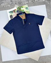 Load image into Gallery viewer, Tshirt