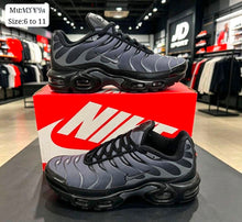 Load image into Gallery viewer, Shoes