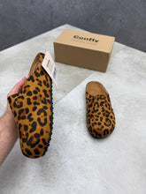 Load image into Gallery viewer, Slipper
