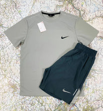 Load image into Gallery viewer, Tshirt