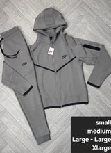 Load image into Gallery viewer, Tracksuit