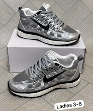 Load image into Gallery viewer, Shoes