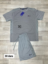 Load image into Gallery viewer, T-shirt