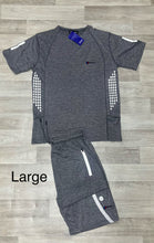 Load image into Gallery viewer, T-shirt