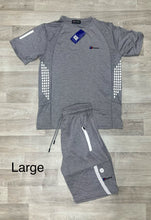 Load image into Gallery viewer, T-shirt