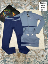 Load image into Gallery viewer, Tracksuit women