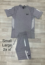 Load image into Gallery viewer, T-shirt