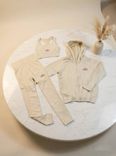 Load image into Gallery viewer, Tracksuit women
