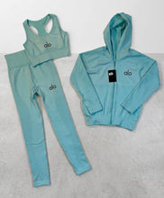 Load image into Gallery viewer, Tracksuit women