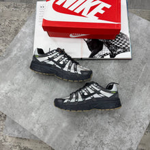 Load image into Gallery viewer, Shoes