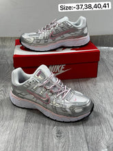 Load image into Gallery viewer, Shoes