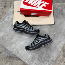 Load image into Gallery viewer, Shoes