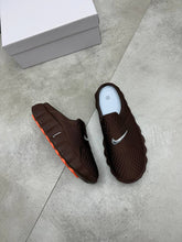 Load image into Gallery viewer, Slipper