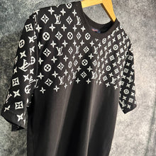 Load image into Gallery viewer, T-shirt
