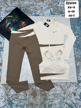 Load image into Gallery viewer, Tracksuit women