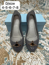 Load image into Gallery viewer, Slipper