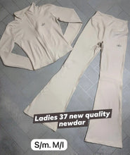 Load image into Gallery viewer, Tracksuit women